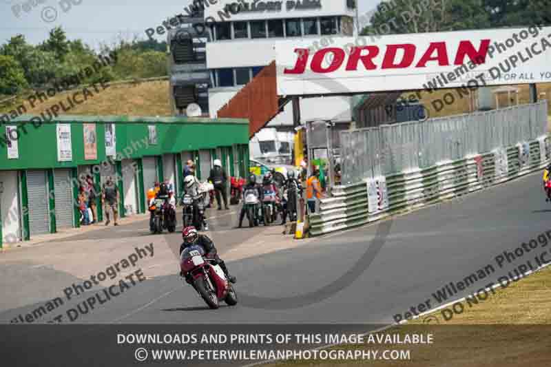 Vintage motorcycle club;eventdigitalimages;mallory park;mallory park trackday photographs;no limits trackdays;peter wileman photography;trackday digital images;trackday photos;vmcc festival 1000 bikes photographs